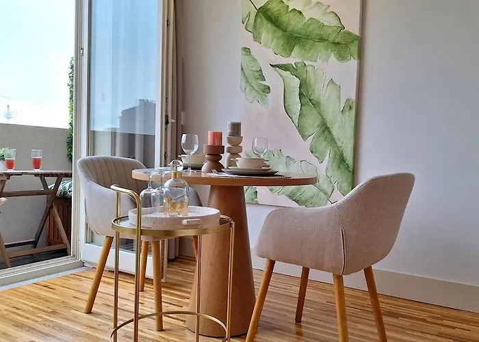 Hideaway 3 - Poveiros Square Balcony شقة