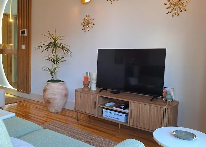 Hideaway 3 - Poveiros Square Balcony شقة