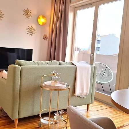 Hideaway 3 - Poveiros Square Balcony شقة بورتو