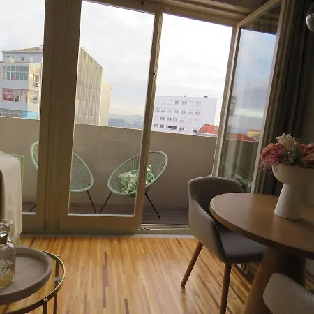 Hideaway 3 - Poveiros Square Balcony *