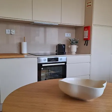 Hideaway 3 - Poveiros Square Balcony Apartment Porto