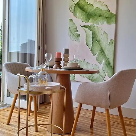 Hideaway 3 - Poveiros Square Balcony شقة