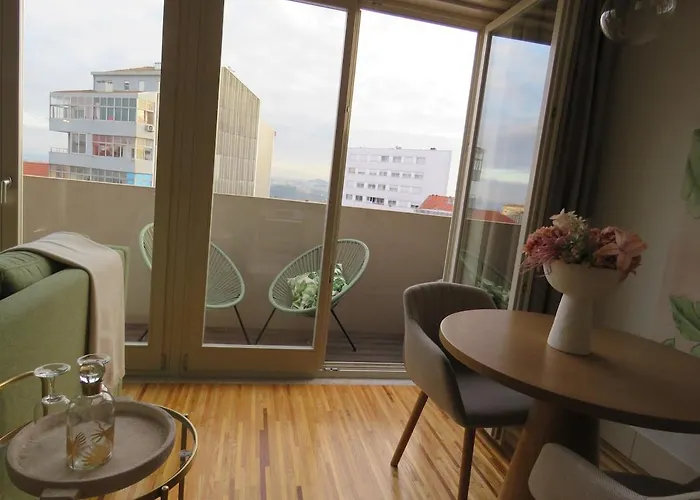 Hideaway 3 - Poveiros Square Balcony *