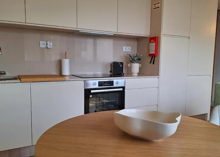 Hideaway 3 - Poveiros Square Balcony アパート ポルト